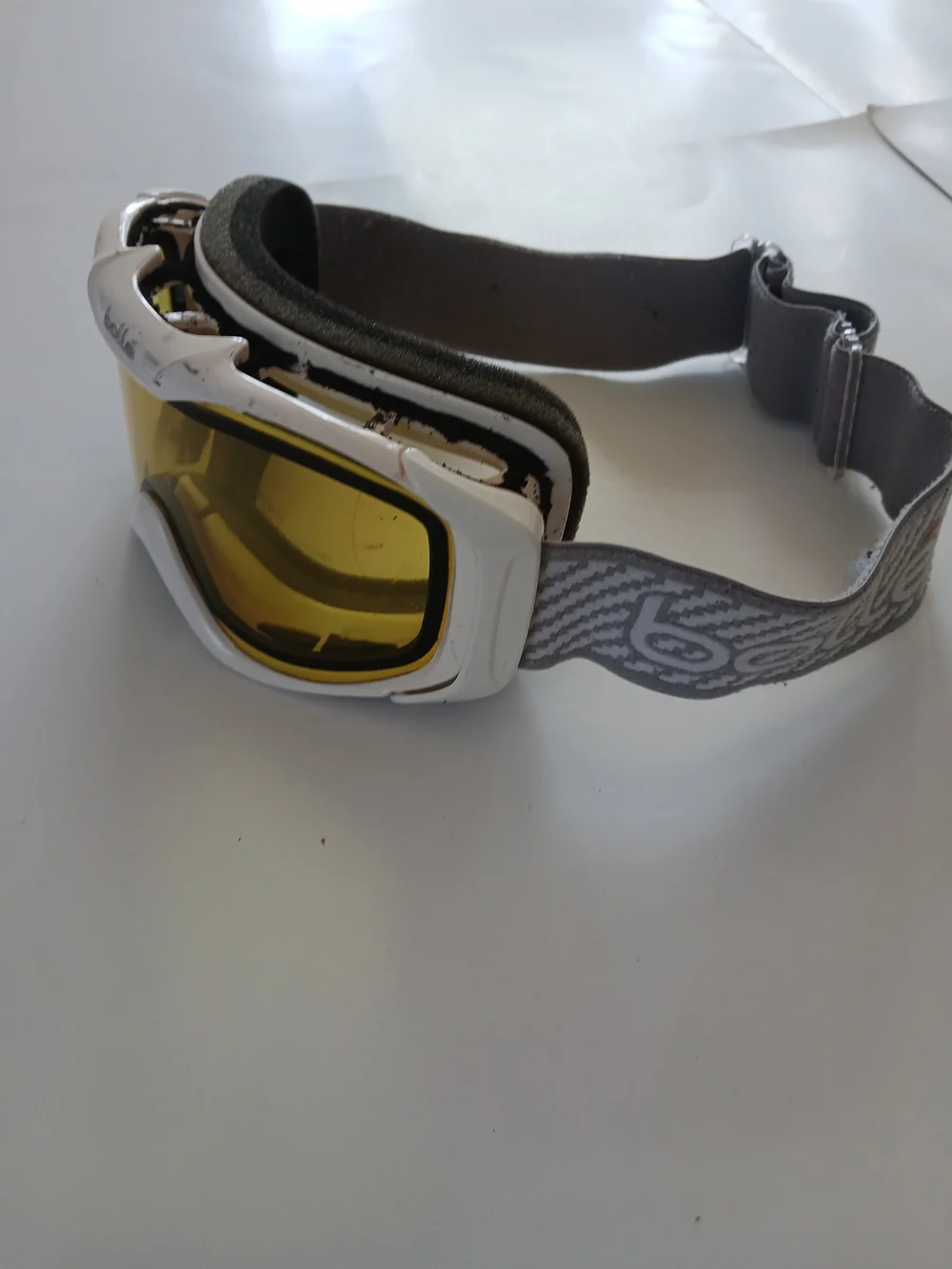 bolle Ski Snowboard Goggles White Frame with Yellow Lens and Gray Strap